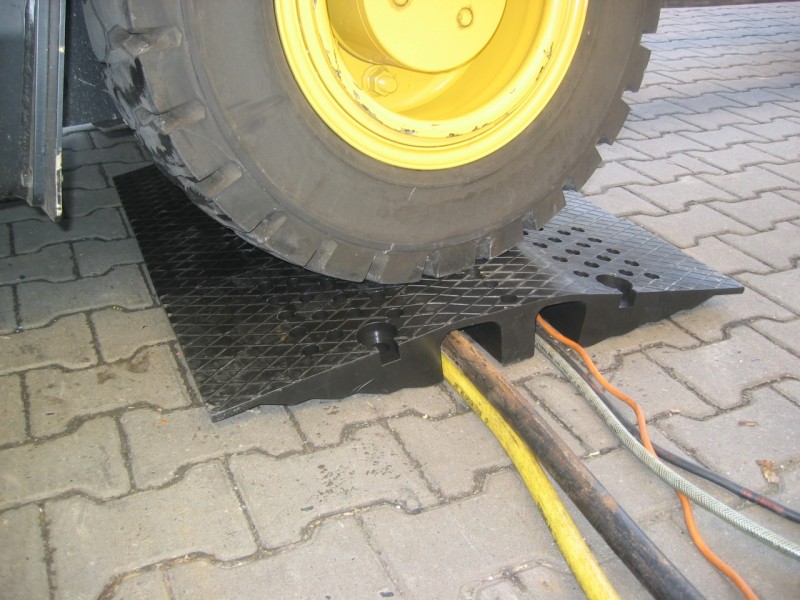 SlangeogkabelbroSort-01